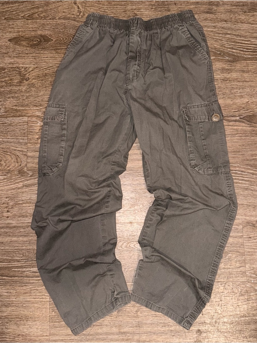 Grey Cargo Pants in Olive Gray